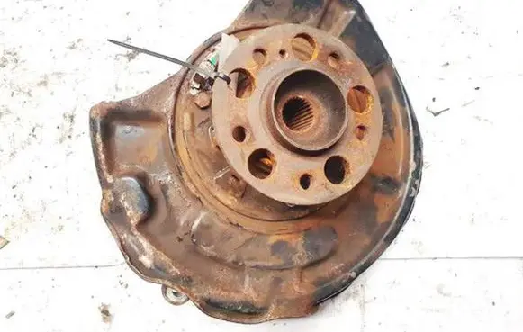 Mercedes-Benz E W211 Rear wheel hub