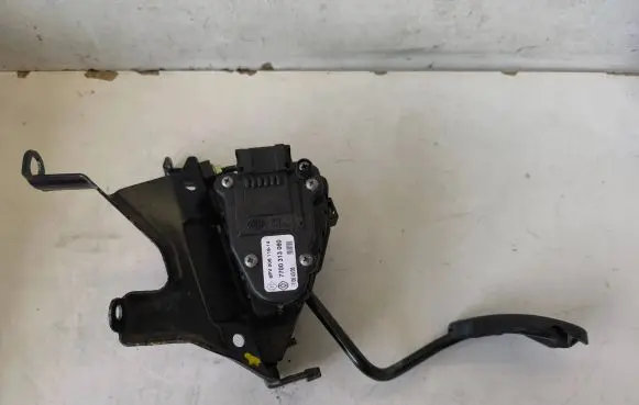 Opel Vivaro Accelerator throttle pedal 7700313060 6PV00811914