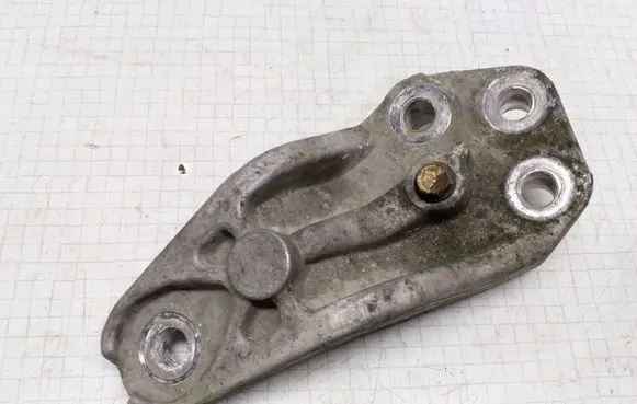 KIA Ceed Engine mounting bracket