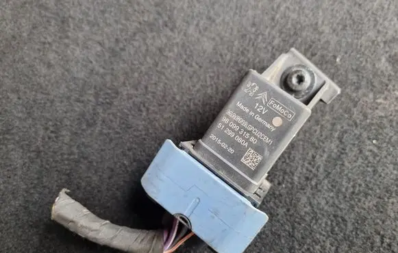 Volvo V40 Glow plug pre-heat relay 9809931580