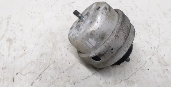 Audi A6 S6 C5 4B Engine mount bracket