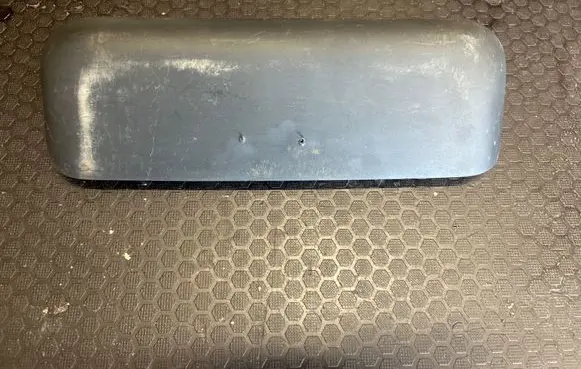 Nissan X-Trail T30 Third/center stoplight P1842