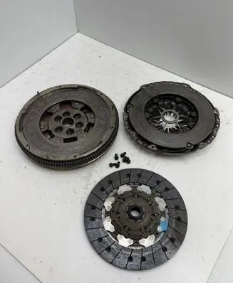 Volkswagen PASSAT B7 Clutch set kit 415043110 324035510 0J1811