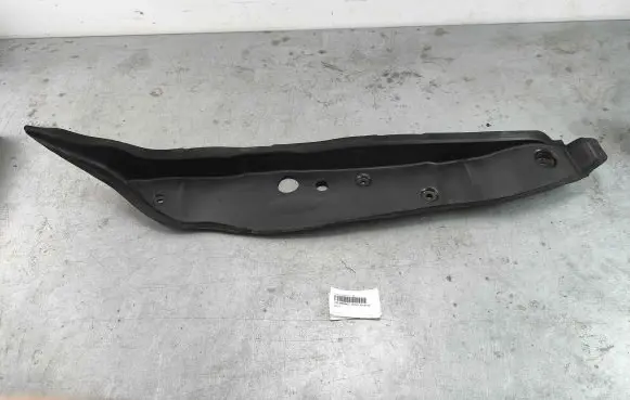 Mercedes-Benz GLC C253 Fender end trim a2538890025