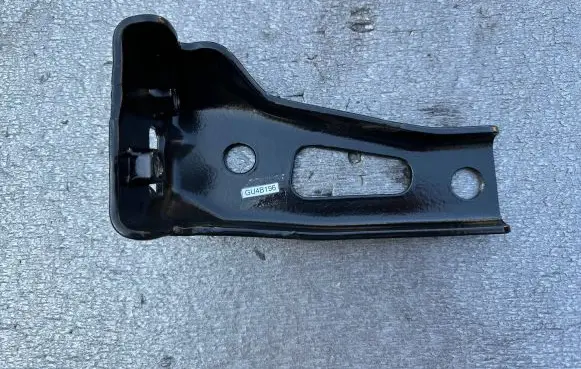 Nissan Patrol Y61 Bumper support mounting bracket corner 62270VC000