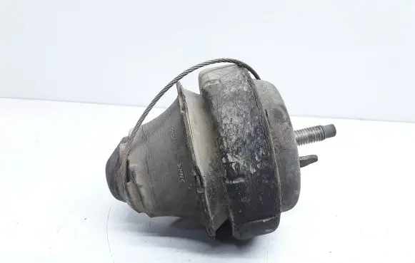 Volvo XC70 Engine mount bracket 9485551