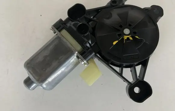 Audi Q7 4M Rear door window regulator motor 8W0959801