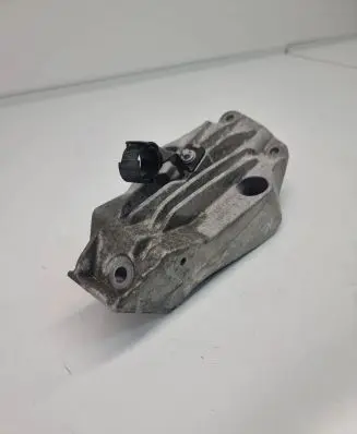 BMW 5 G30 G31 Engine mounting bracket 22116861559
