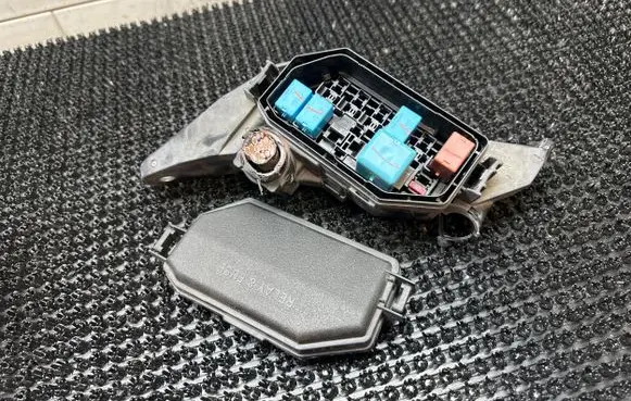Toyota Prius (XW50) Fuse box set