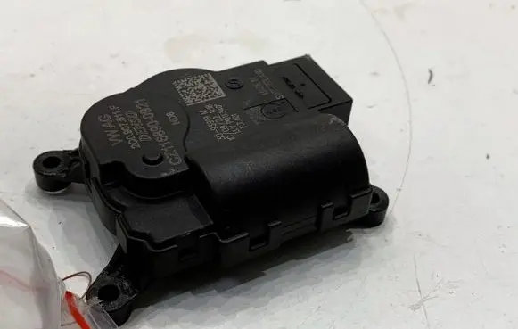 Skoda Octavia Mk4 Air flap motor/actuator 2Q0907511F
