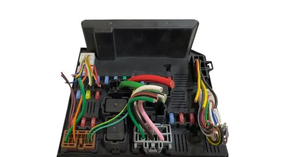 Nissan Qashqai Fuse module 284B7JD02A 6668263217 518975032