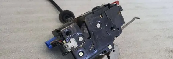 Audi A8 S8 D3 4E Rear door lock 4E0839016