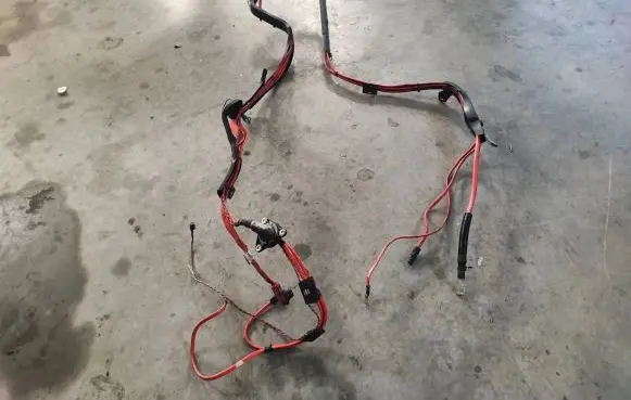BMW 7 F01 F02 F03 F04 Positive cable (battery) 10304410 9348272 9348271