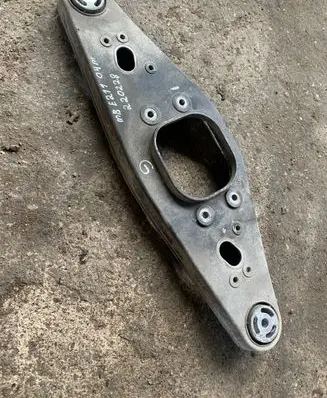 Mercedes-Benz E W211 Rear differential/diff mount bracket 