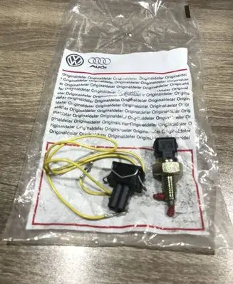 Volkswagen Lupo Reversing light switch sensor 020945415A