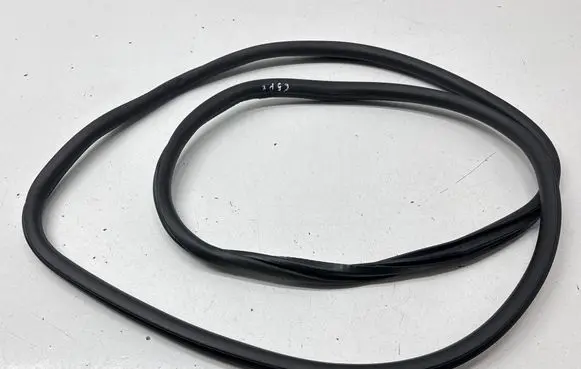 Citroen C5 Aircross Front door rubber seal 9811537480