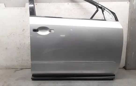 Nissan Murano Z50 Front door