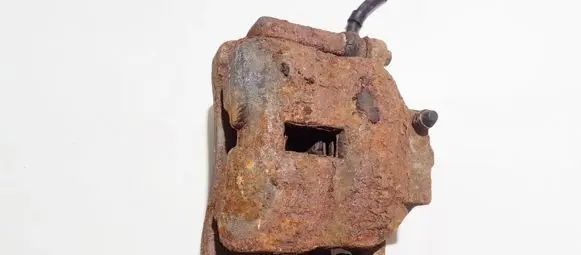 Nissan Primera Front brake caliper