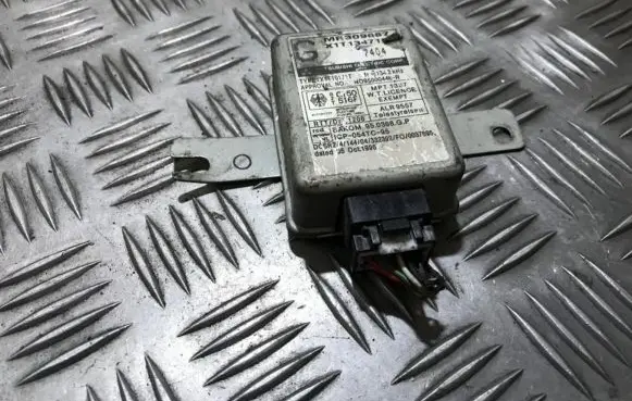 Mitsubishi Space Runner Immobilizer control unit/module mr309667 x1t13471m