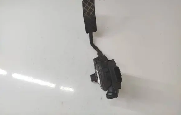 Audi A8 S8 D4 4H Accelerator throttle pedal 4H2723523B 6PV00950525