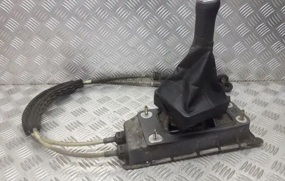 Volkswagen Polo IV 9N3 Gear selector/shifter in gearbox 6Q0-711049-AL