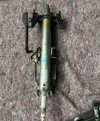 BMW 2 F45 Steering wheel axle 6864826