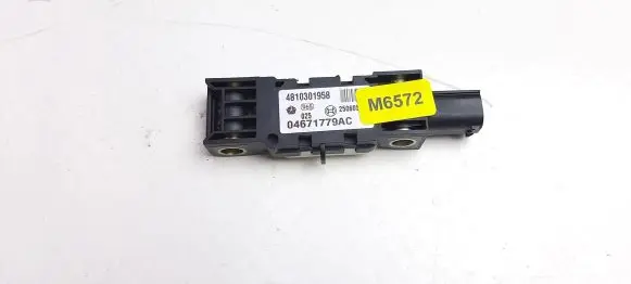 Chrysler 300 - 300C Airbag deployment crash/impact sensor 04671779AC M6572