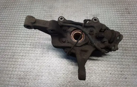 Front wheel hub spindle knuckle