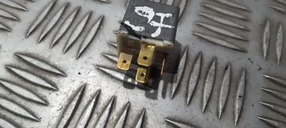 Volkswagen Golf IV Other relay 141951253b