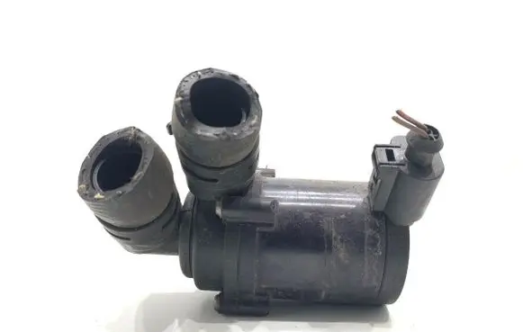 Audi Q7 4L Oil filter mounting bracket 7L0965561J