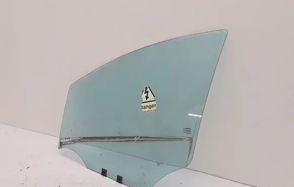 Renault Zoe Front door window/glass (coupe) 803018685R