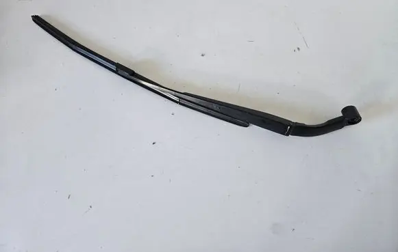 Nissan Leaf II (ZE1) Front wiper blade arm L520B3