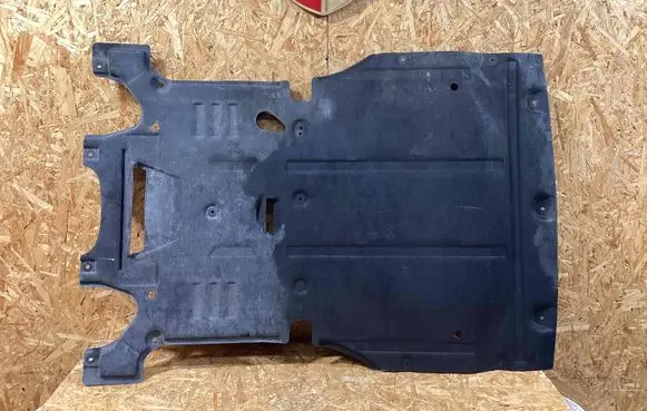 Porsche Macan (95B) Engine splash shield/under tray 95B863821e