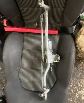 Audi A4 S4 B7 8E 8H Front wiper linkage and motor 0390241509