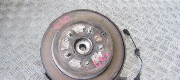 Honda CR-V Rear wheel hub spindle/knuckle 
