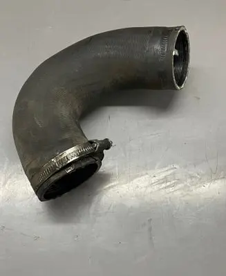 Audi Q7 4L Intercooler hose/pipe 4L0145872A
