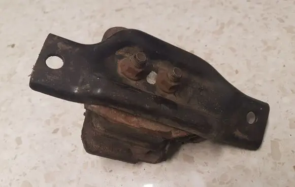 Subaru Legacy Engine mount bracket 41022AA080