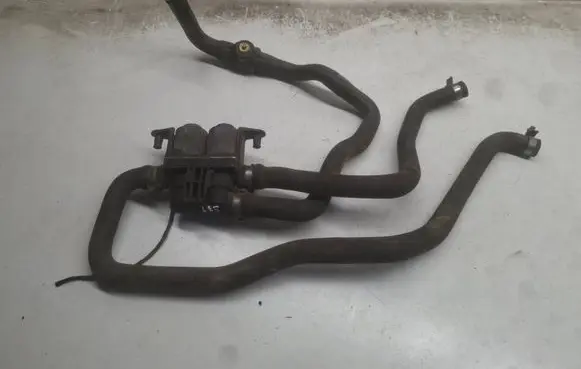 BMW 5 E39 Coolant heater control valve 8374995 1147412137