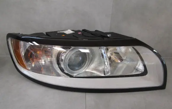 Volvo V50 Headlight/headlamp 31265695 0301237202 LE06A6152