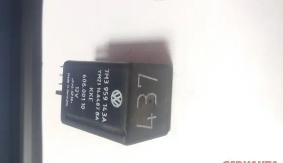 Volkswagen PASSAT B5 Other relay 7M3959143A