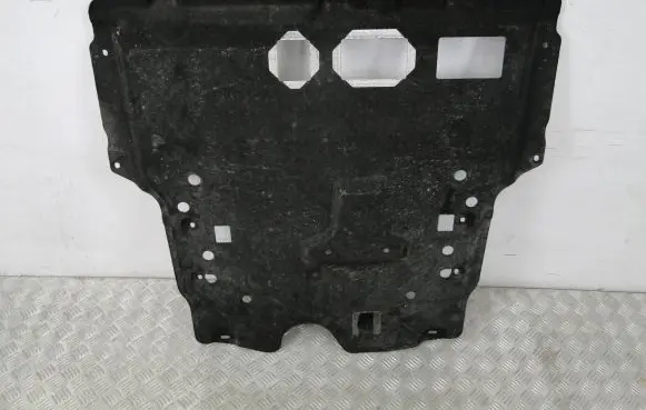 Peugeot 2008 II Engine splash shield/under tray 9824226480