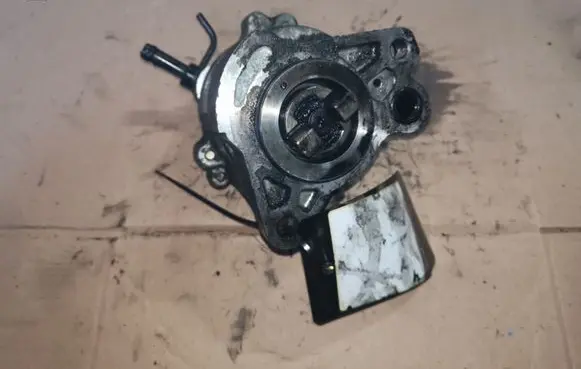 Toyota Avensis T220 Vacuum pump 2930027010