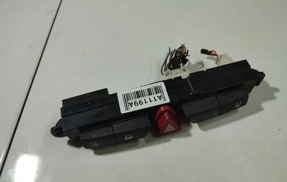 KIA Ceed Hazard light switch 937001H000