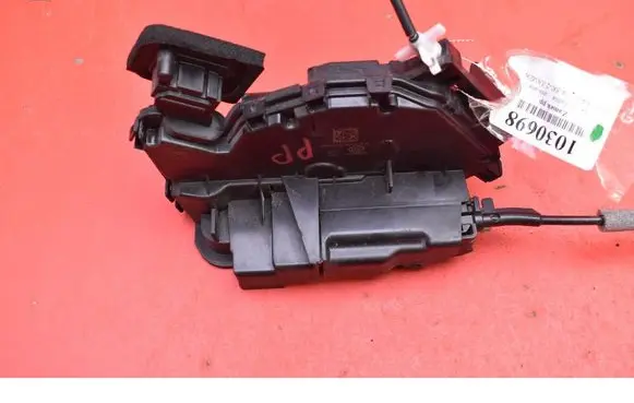 Skoda Fabia Mk3 (NJ) Front door lock 5TB837016A