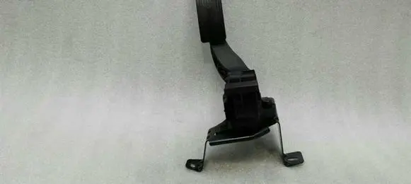 Mercedes-Benz A W176 Accelerator throttle pedal A2463001904