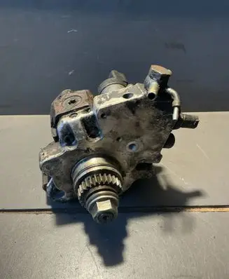 Mercedes-Benz A W169 Fuel injection high pressure pump A6400700701 0445010120