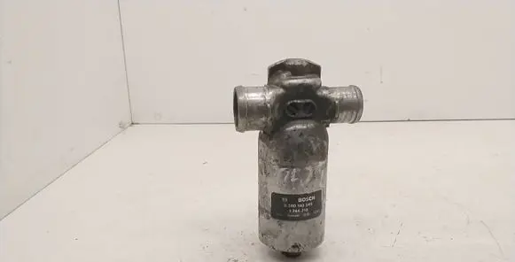 BMW 5 E39 Idle control valve (regulator) 1744713 0280140545