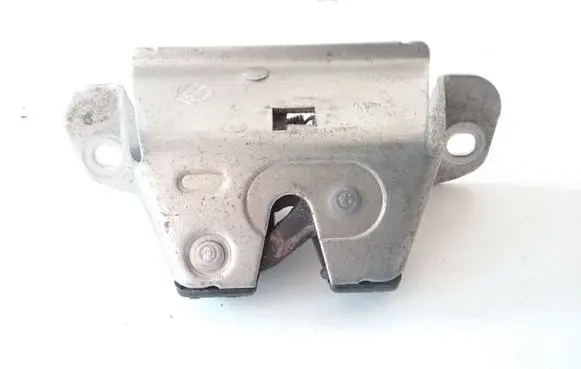 Toyota Aygo AB10 Tailgate/trunk/boot lock/catch/latch 693500H010