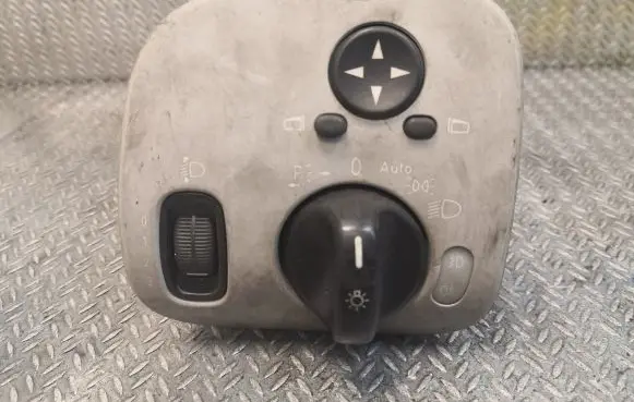 Mercedes-Benz C W203 Light switch 2035451404