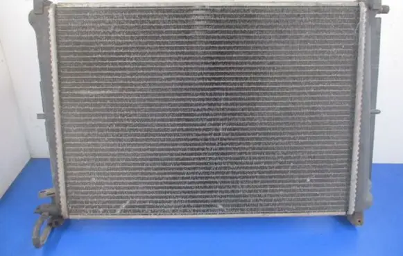 Chrysler Grand Voyager IV Coolant radiator
